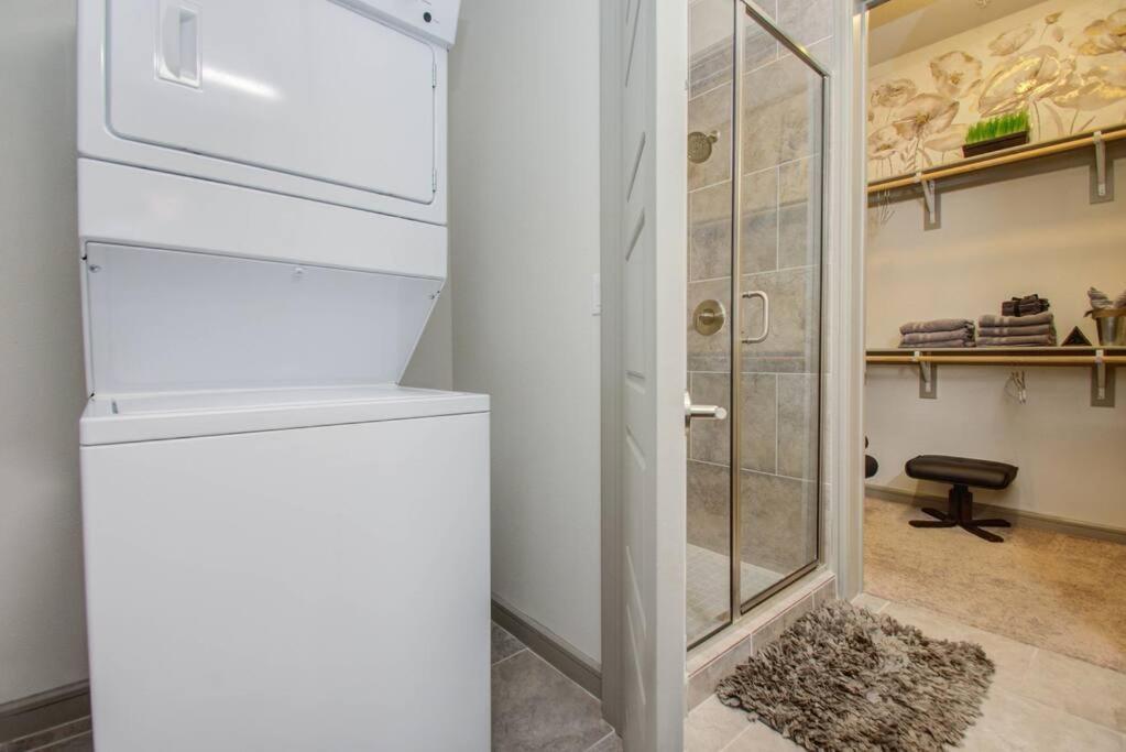 Best 5* Luxury Living Downtown Kingbed Suite ヒューストン エクステリア 写真